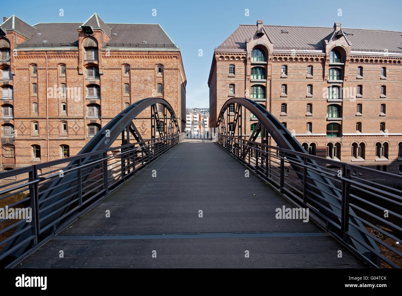 Ponte nella Speicherstadt di Amburgo, Germania Foto Stock