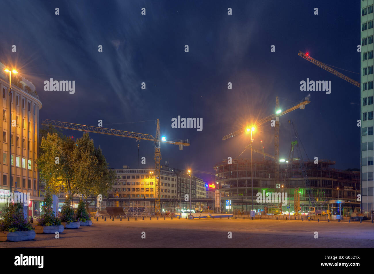 Vista notturna della costruzione del sito a Gustaf-Grün Foto Stock