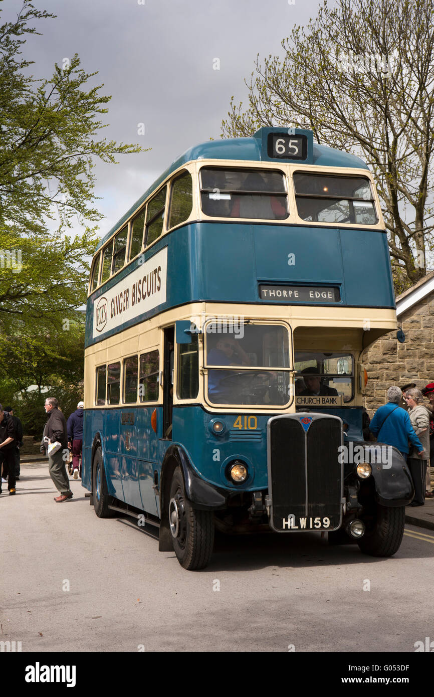 Regno Unito, Inghilterra, Yorkshire, Haworth 40s Weekend, vintage Bradford City AEC Trasporto double decker bus Foto Stock