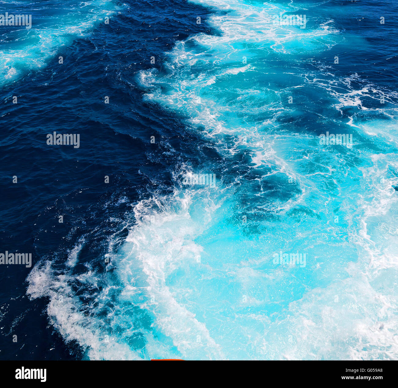 La schiuma e la schiuma di mare del Mediterraneo grecia Foto Stock