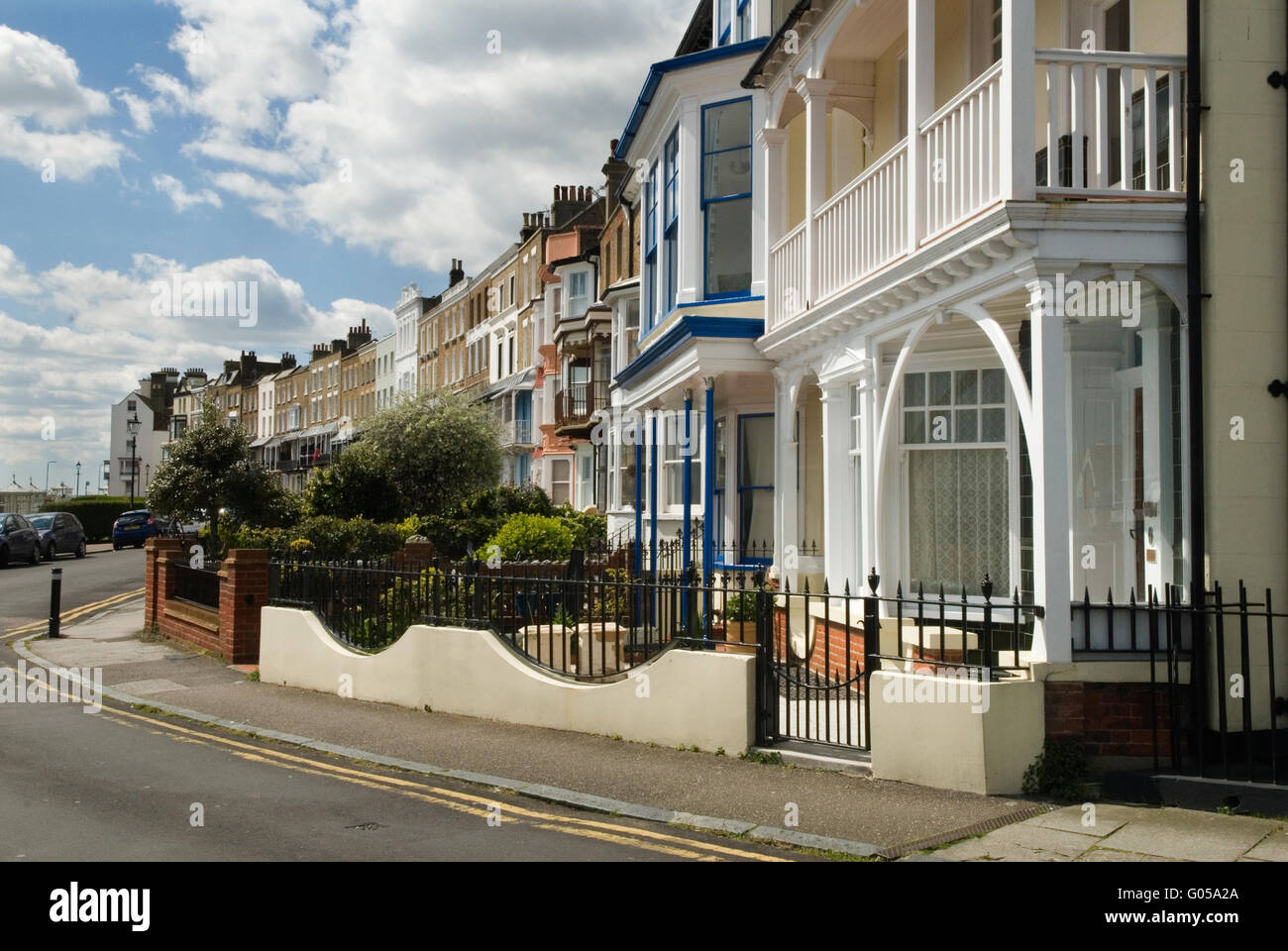 Ramsgate Kent UK Nelson Crescent, case familiari affacciate sul porto. 2016 2010 HOMER SYKES Foto Stock
