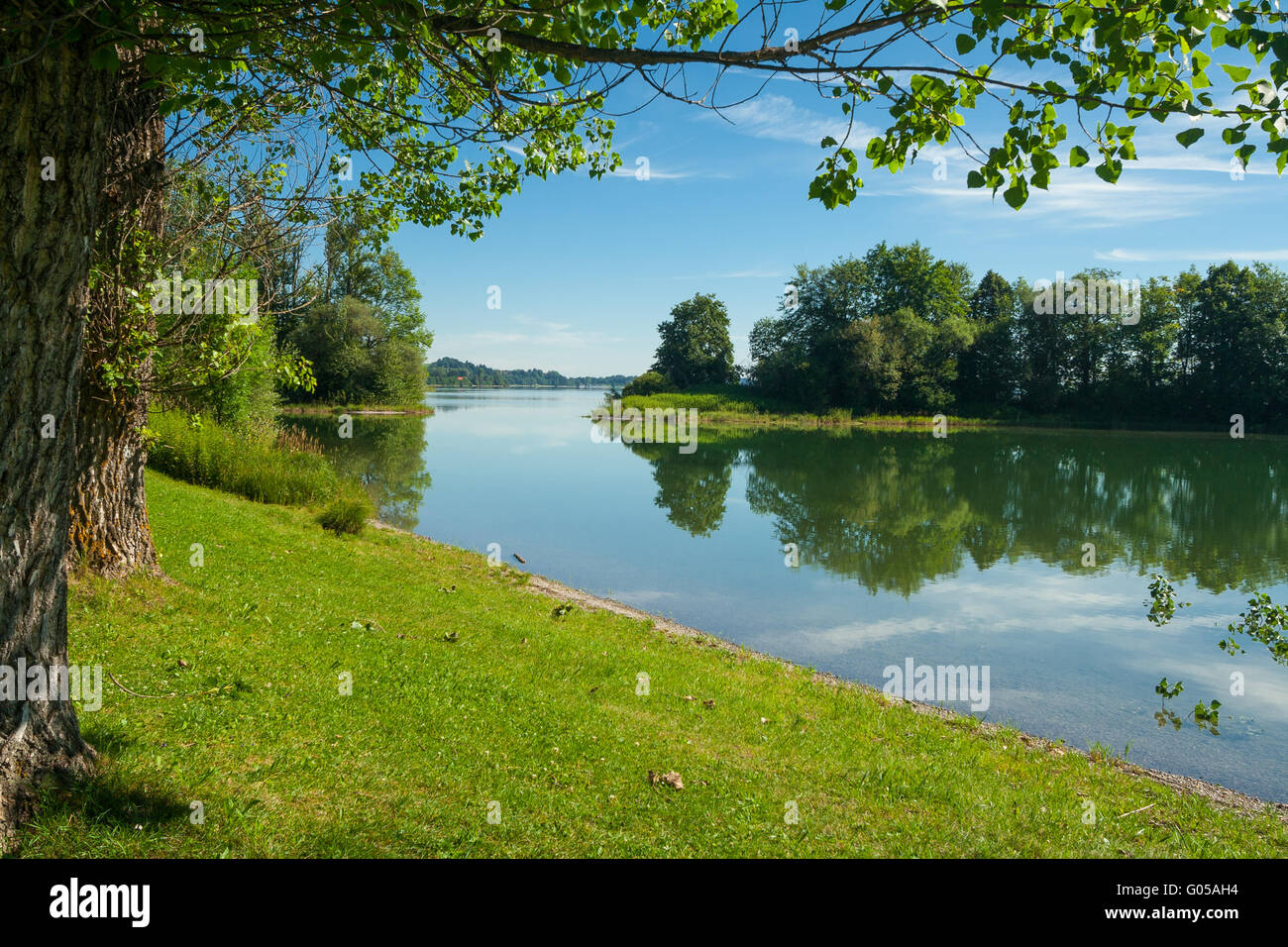 Il lago di Forggensee vicino alla città di Füssen in Baviera - Germania Foto Stock