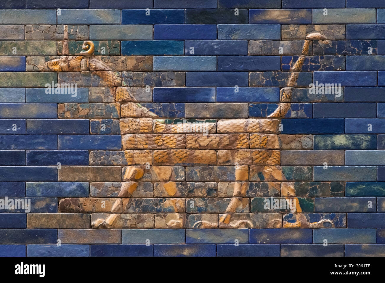 Mosaico di un drago in Ishtar Gate, Berlino, Germania. Foto Stock