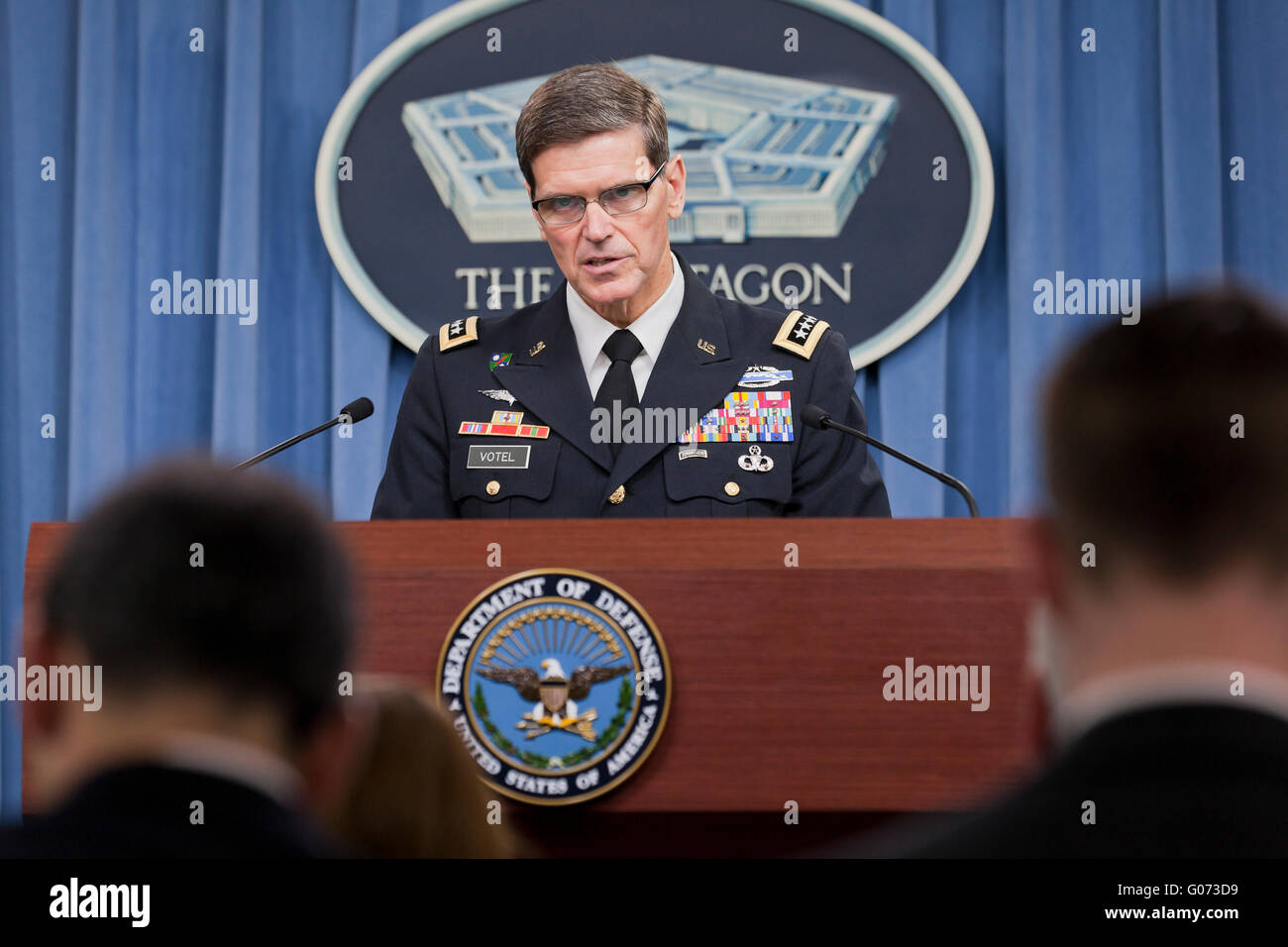 Washington, DC, Stati Uniti d'America. Il 29 aprile, 2016. Esercito il generale Joseph L. Votel, capo del Comando Centrale degli Stati Uniti, i rapporti che il Dipartimento della Difesa ha preso provvedimenti disciplinari contro 16 dei suoi membri di servizio su un letale attacco aereo su un ospedale di Kunduz, in Afghanistan nel 2015, ma che la catastrofe non quantità a "un crimine di guerra", a causa della mancanza di intenti. Credito: B Christopher/Alamy Live News Foto Stock