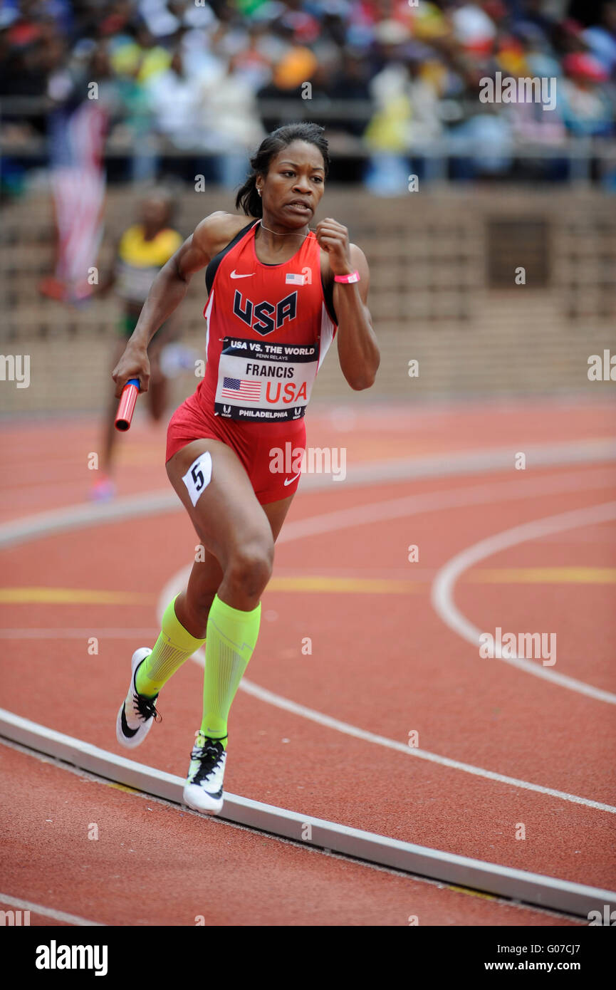 Philadelphia, Pennsylvania, USA. 30 apr, 2016. PHYLLIS francesco degli USA in azione durante gli Stati Uniti vs il mondo le donne/s 4x400 presso Franklin Campo in Philadelphia PA © Ricky Fitchett/ZUMA filo/Alamy Live News Foto Stock