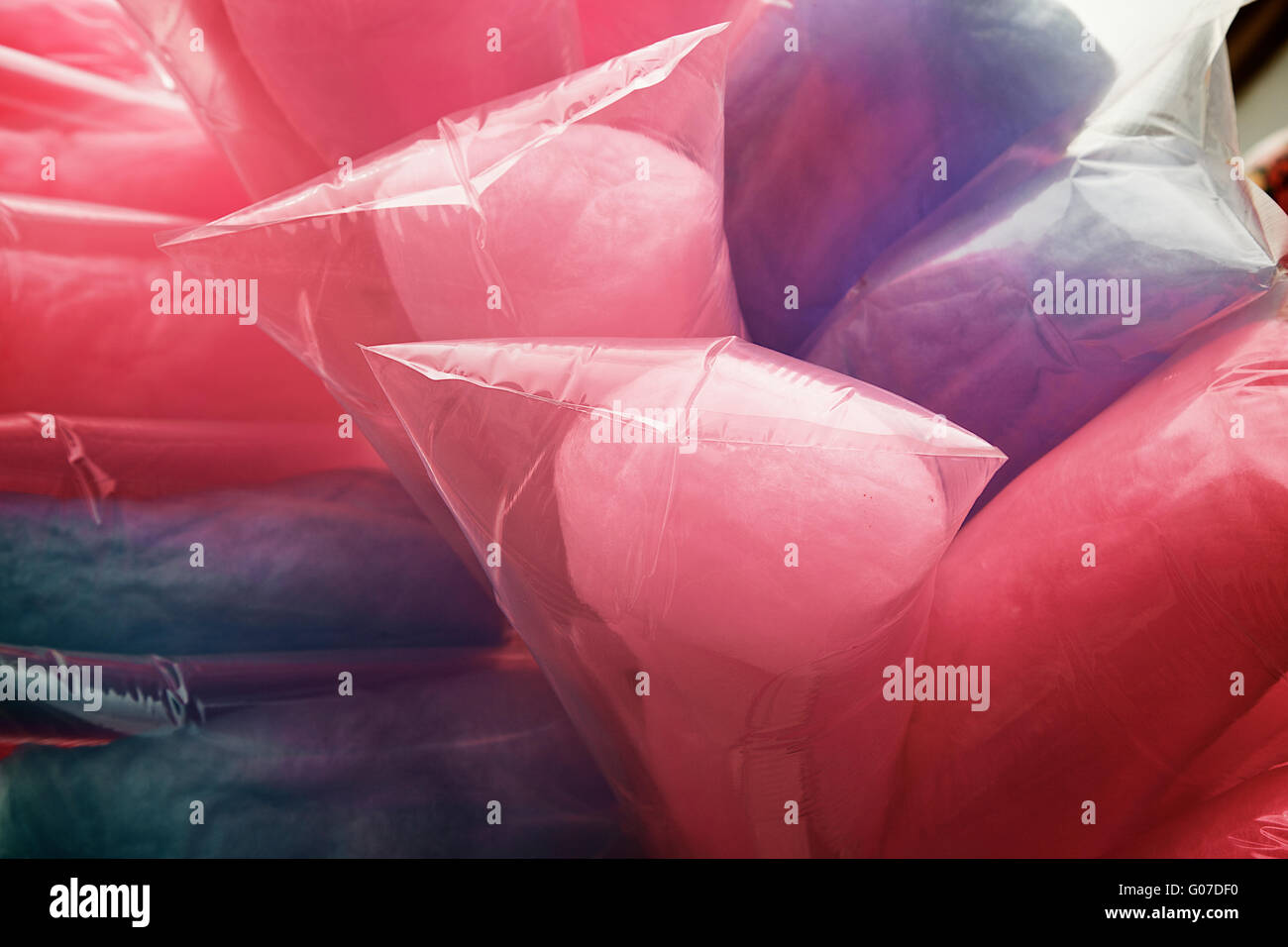 Colorato dessert guardare come il cotone in una busta di plastica, copttern candy Foto Stock