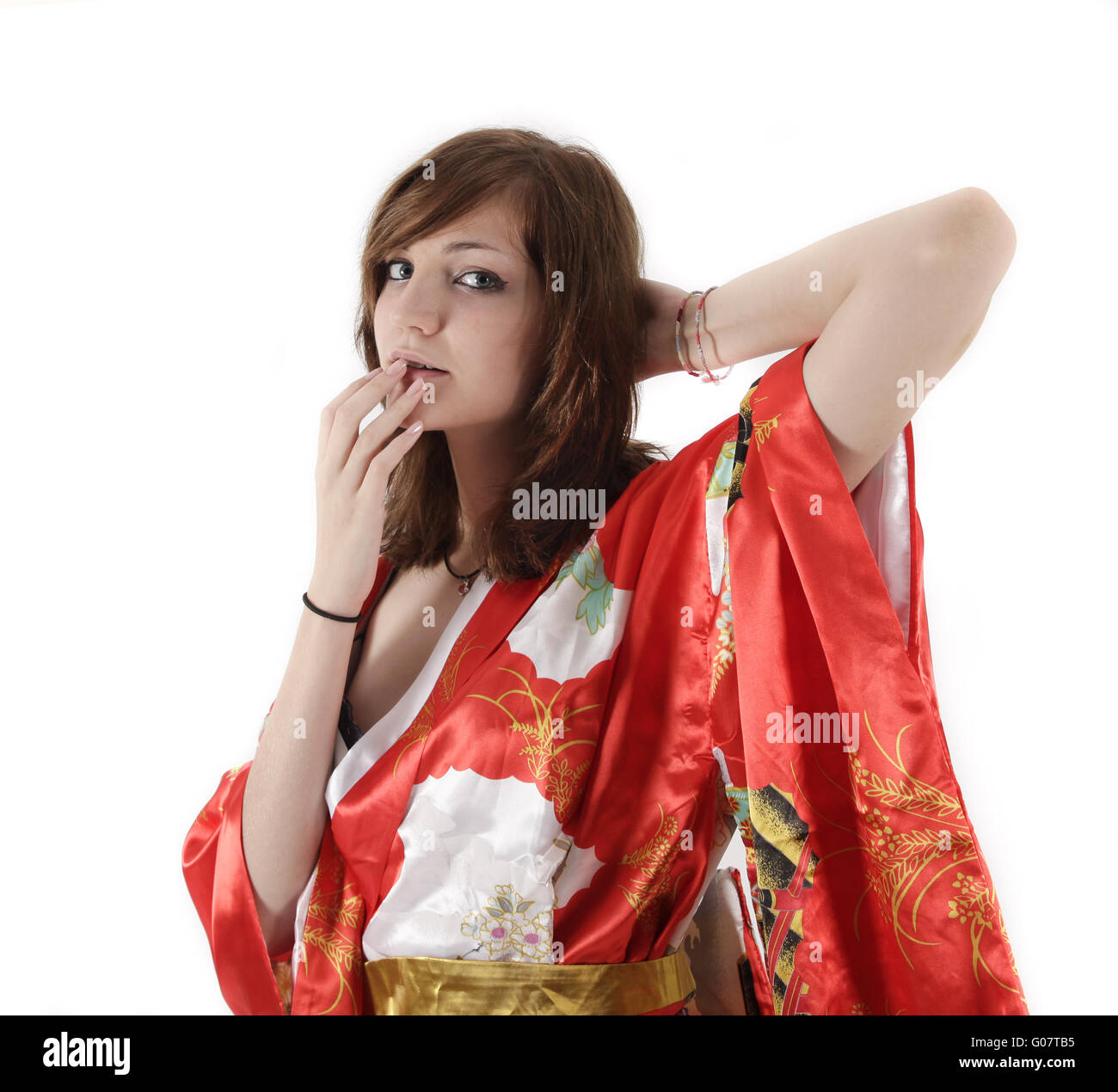 Il francese ragazza giovane geisha in seta rossa kimono Foto Stock