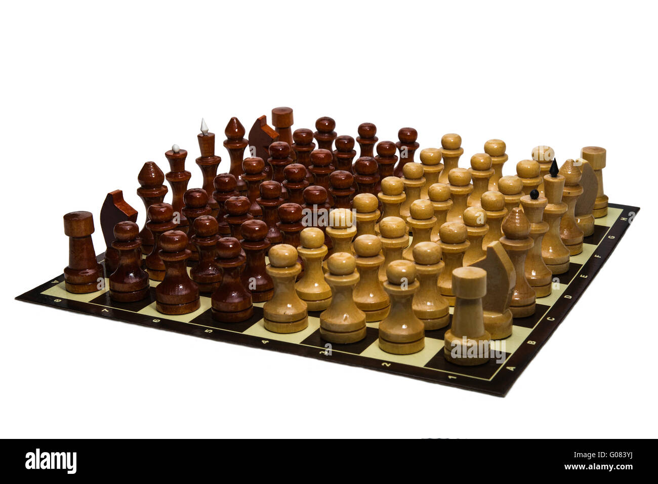 Set di pedine di una scacchiera. Tre righe di pegni da ciascun lato. Nessuno spazio per spostare la battaglia Foto Stock