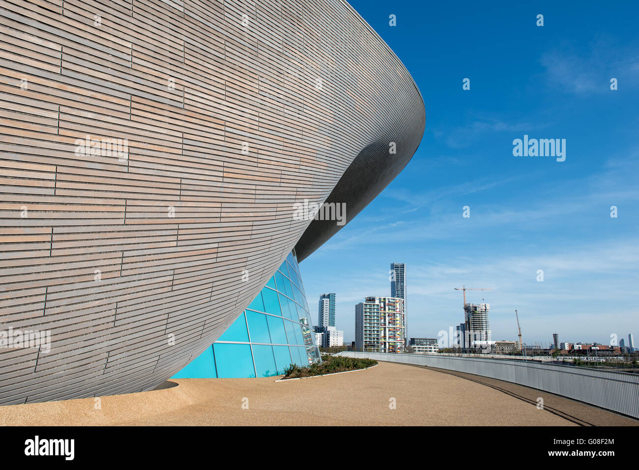 London Aquatics Centre di Zaha Hadid per Olimpiadi di Londra tetto curvo struttura asimmetrica a Londra, Regno Unito Foto Stock