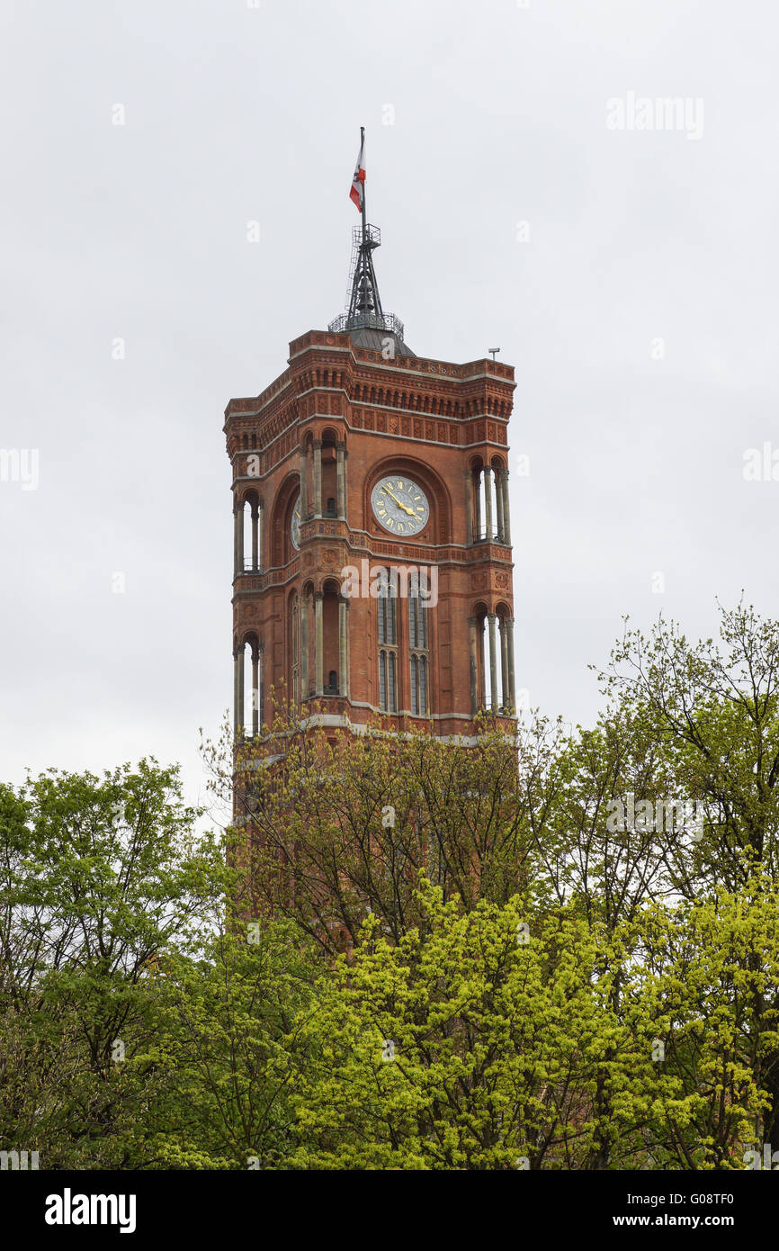 La torre del municipio rosso di Berlino, Germania Foto Stock