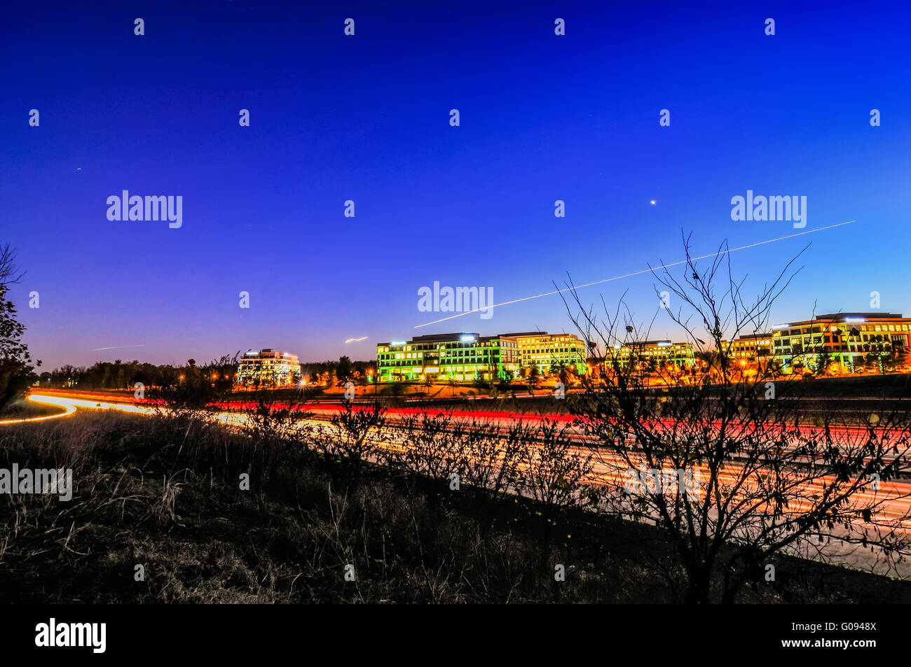 Di sera il traffico pendolari vicino a steele creek Charlotte nella Carolina del nord Foto Stock