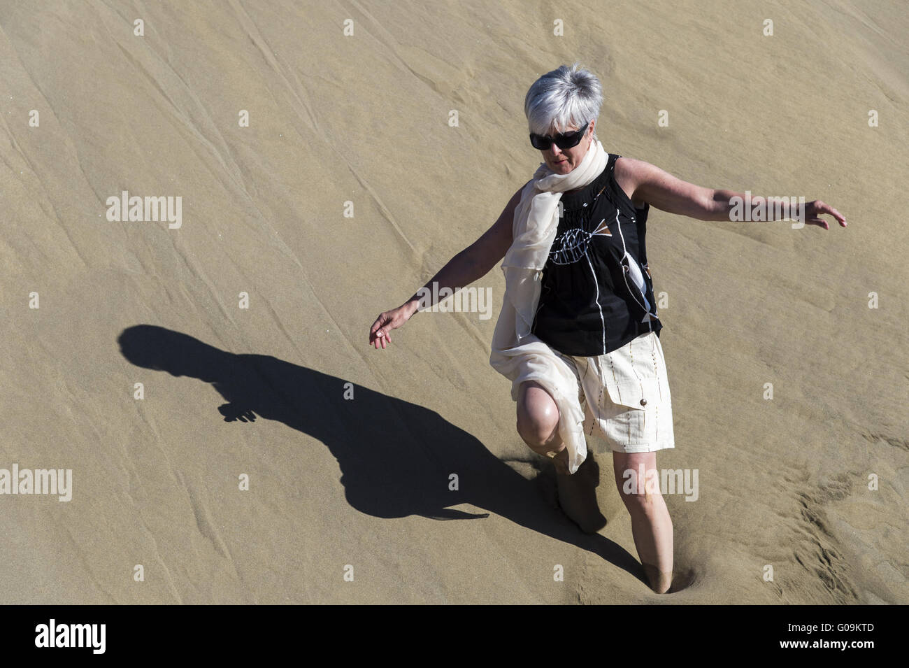 Escursionismo nelle dune Foto Stock