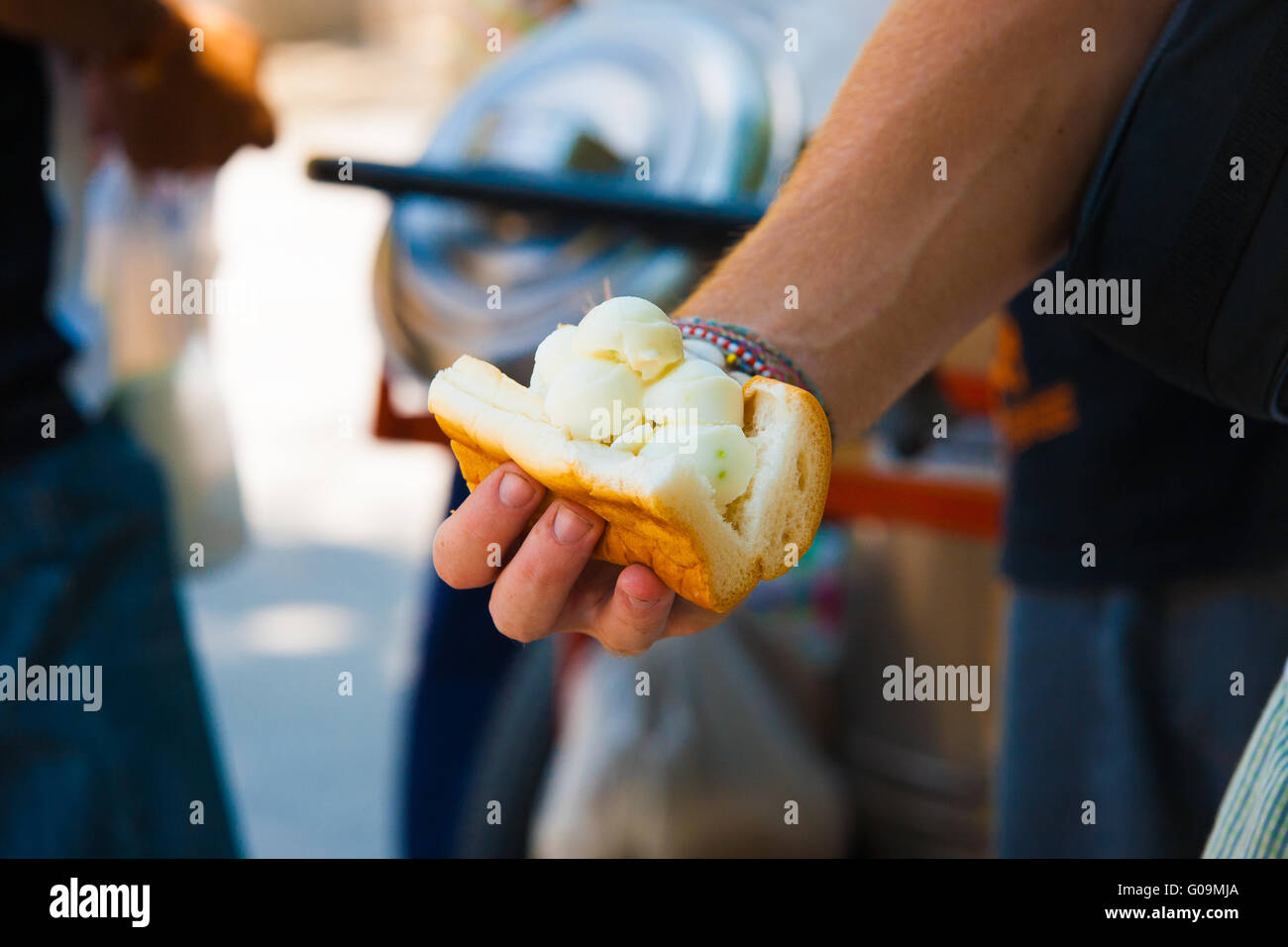 Mano Coconut Ice Cream Sandwich Thai Street Food Foto Stock