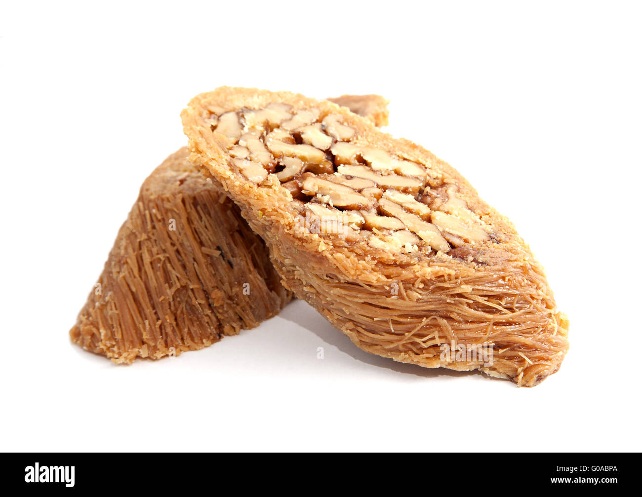 Due pezzi di bagno turco baklava isolate su sfondo bianco Foto Stock