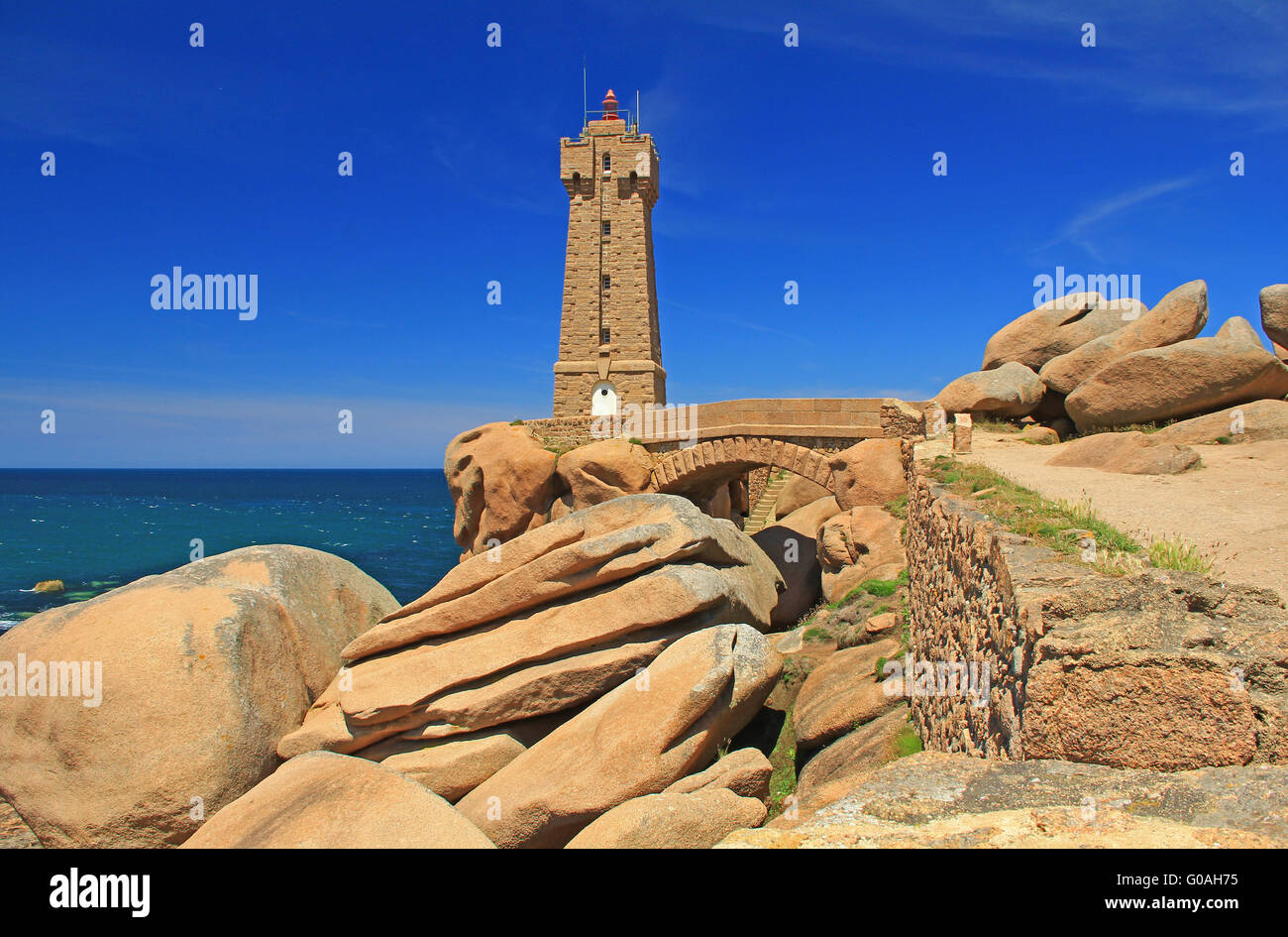 Il faro di Ploumanac'h, Brittany, Francia Foto Stock