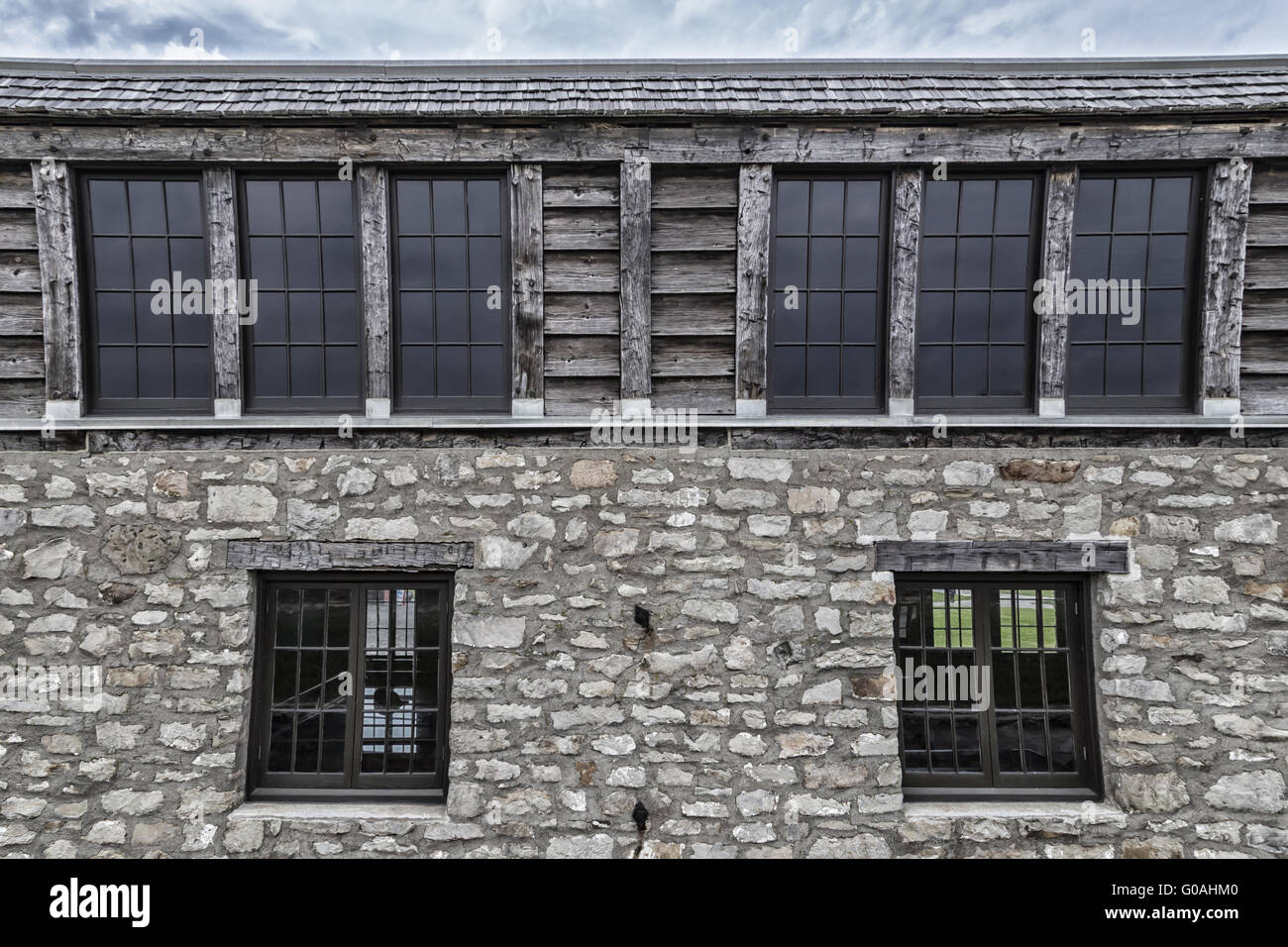 Windows su edificio storico Foto Stock