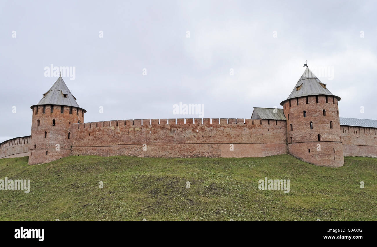 Mura di fortificazione del Detinets in Veliky Novgorod Foto Stock