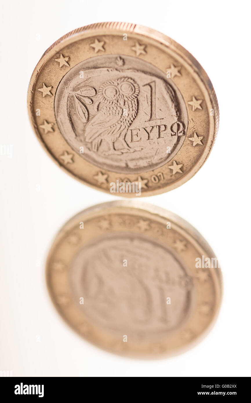 Euro greco su una superficie riflettente Foto Stock