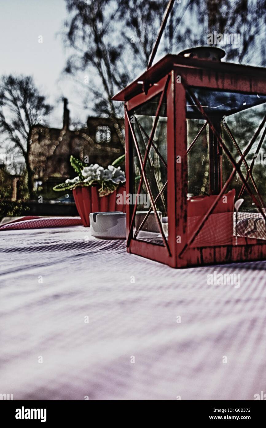 Decorazioni per la tavola in rosso e bianco Foto Stock