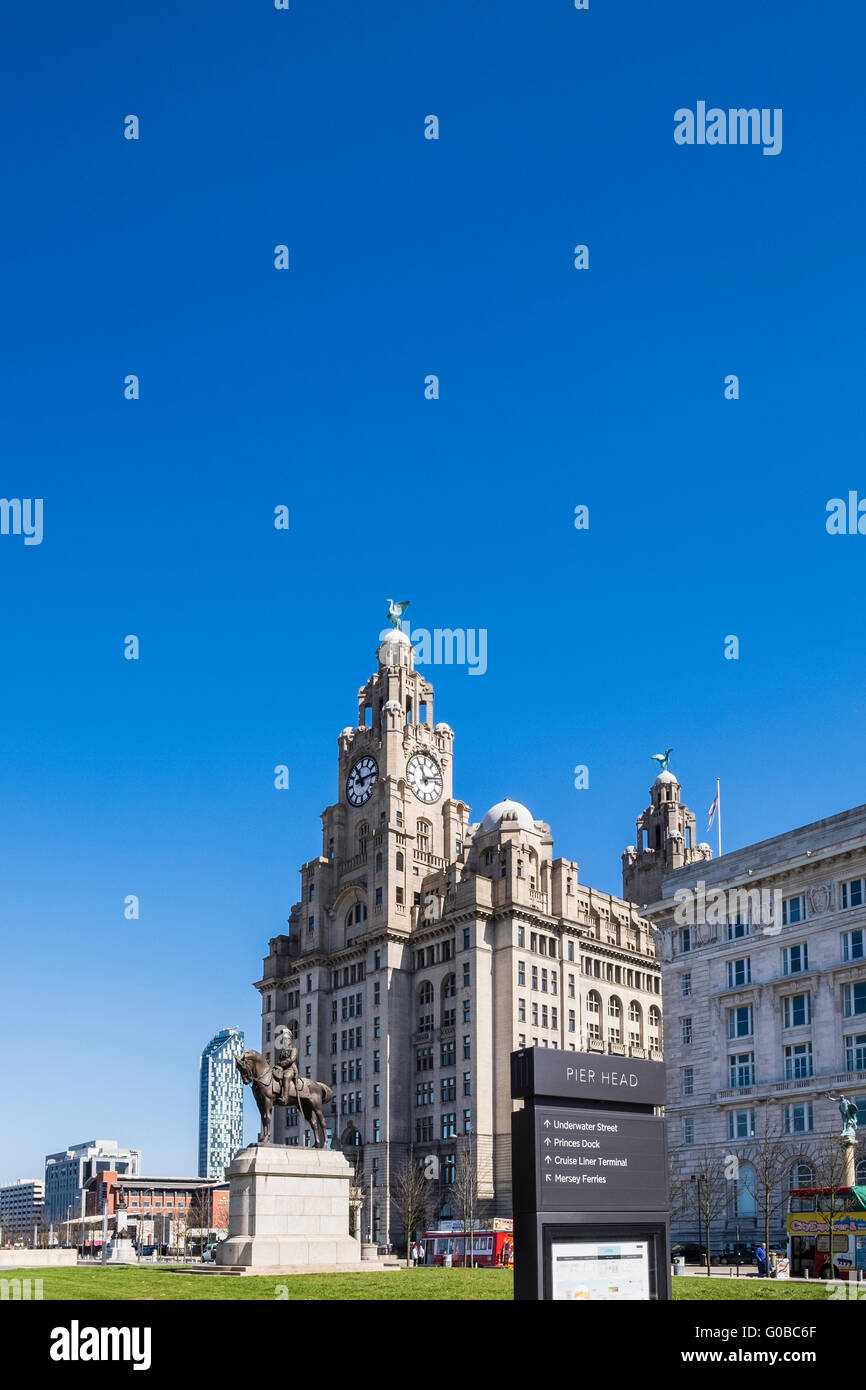 Royal Liver Building Pier Head,, Liverpool, Merseyside England, Regno Unito Foto Stock