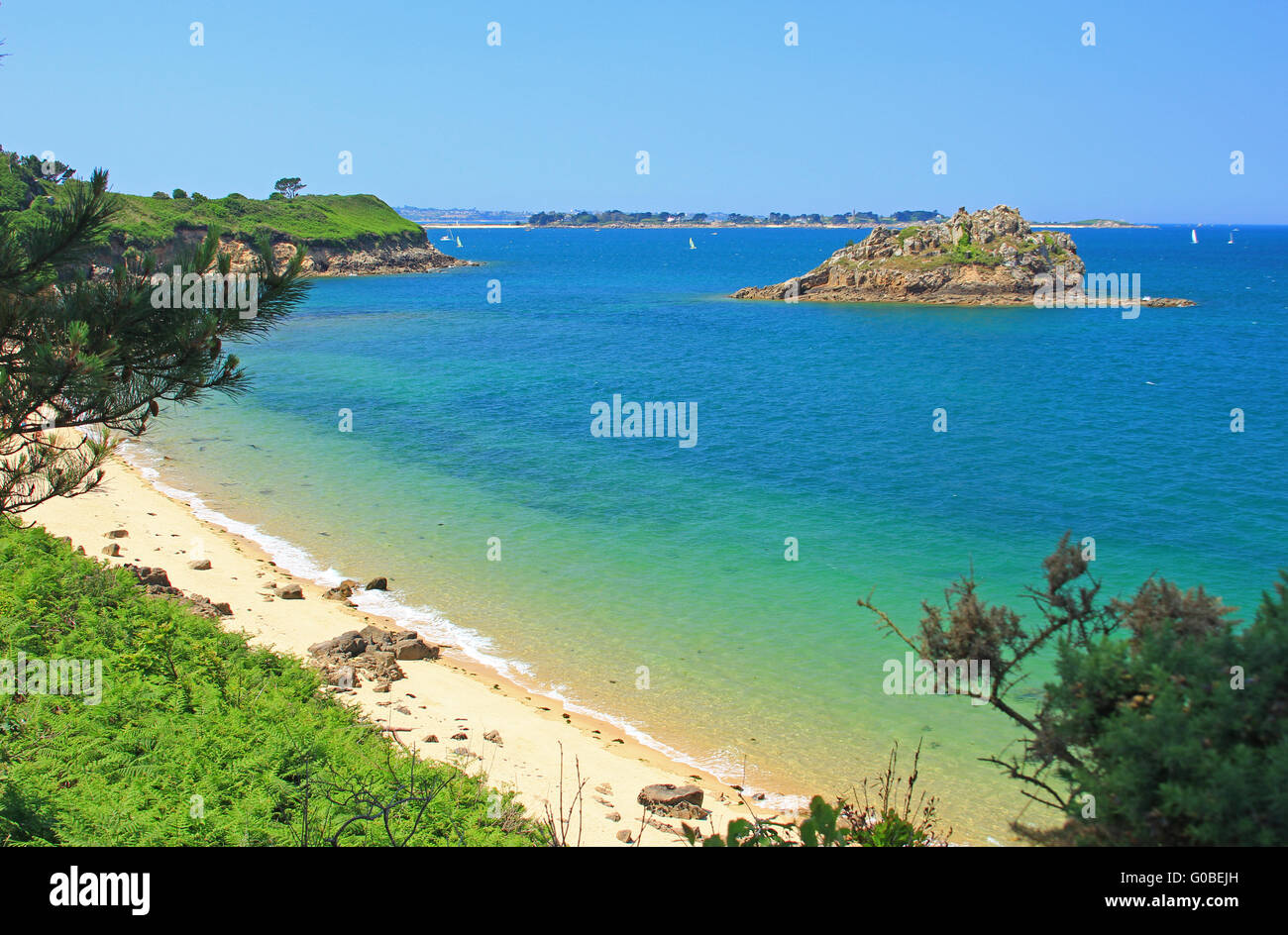 Spiaggia e isole della baia di Morlaix, Francia Foto Stock