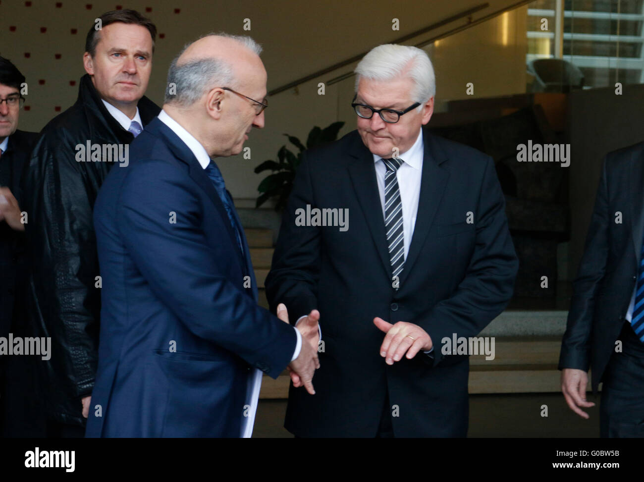 Philippe Etienne, Frank Walter Steinmeier - Eintrag ins Kondolenzbuch nach islamistischenTerroranschlag dem gegen die Satirezeit Foto Stock