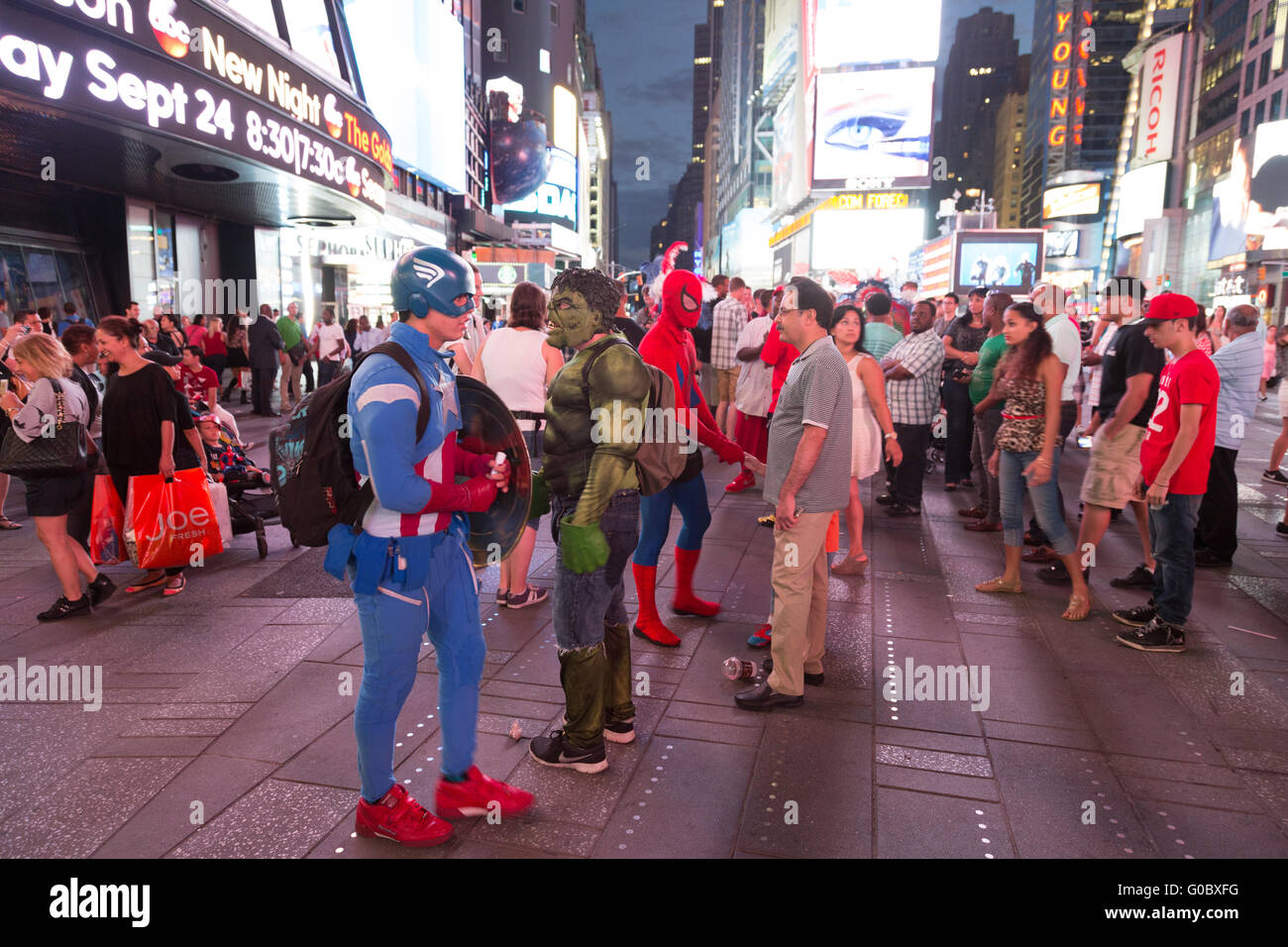 Hulk costume immagini e fotografie stock ad alta risoluzione - Alamy