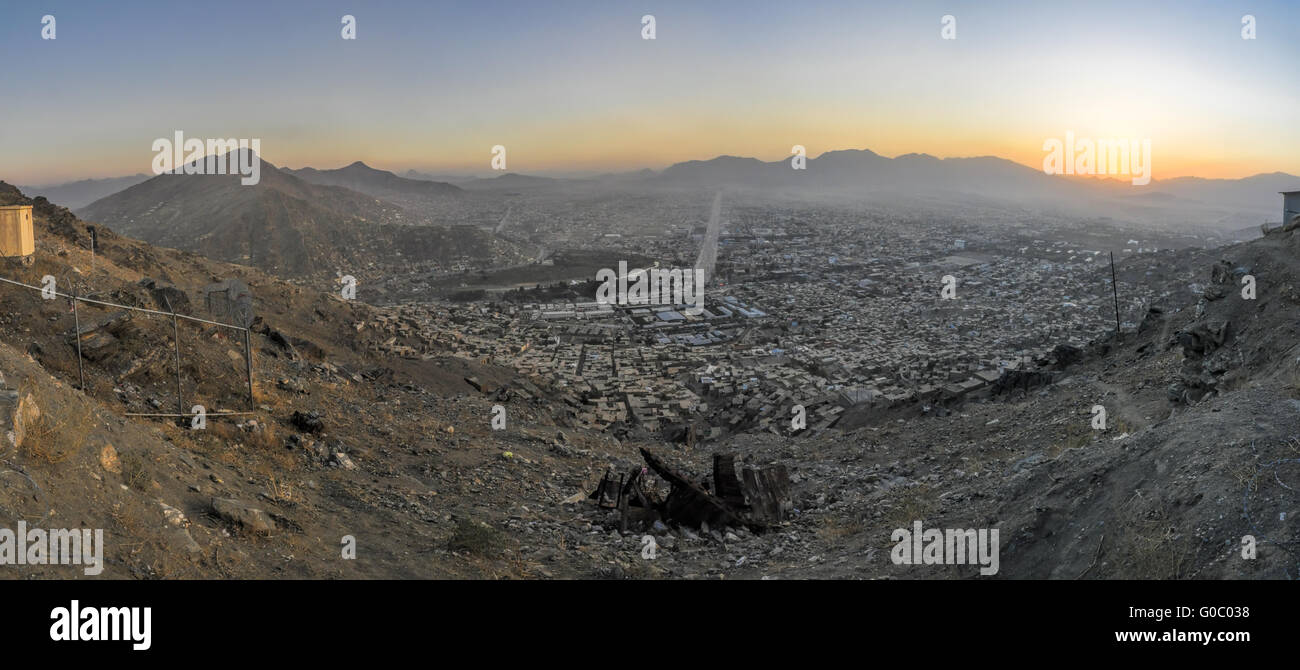 Suggestivo panorama del tramonto a Kabul Foto Stock