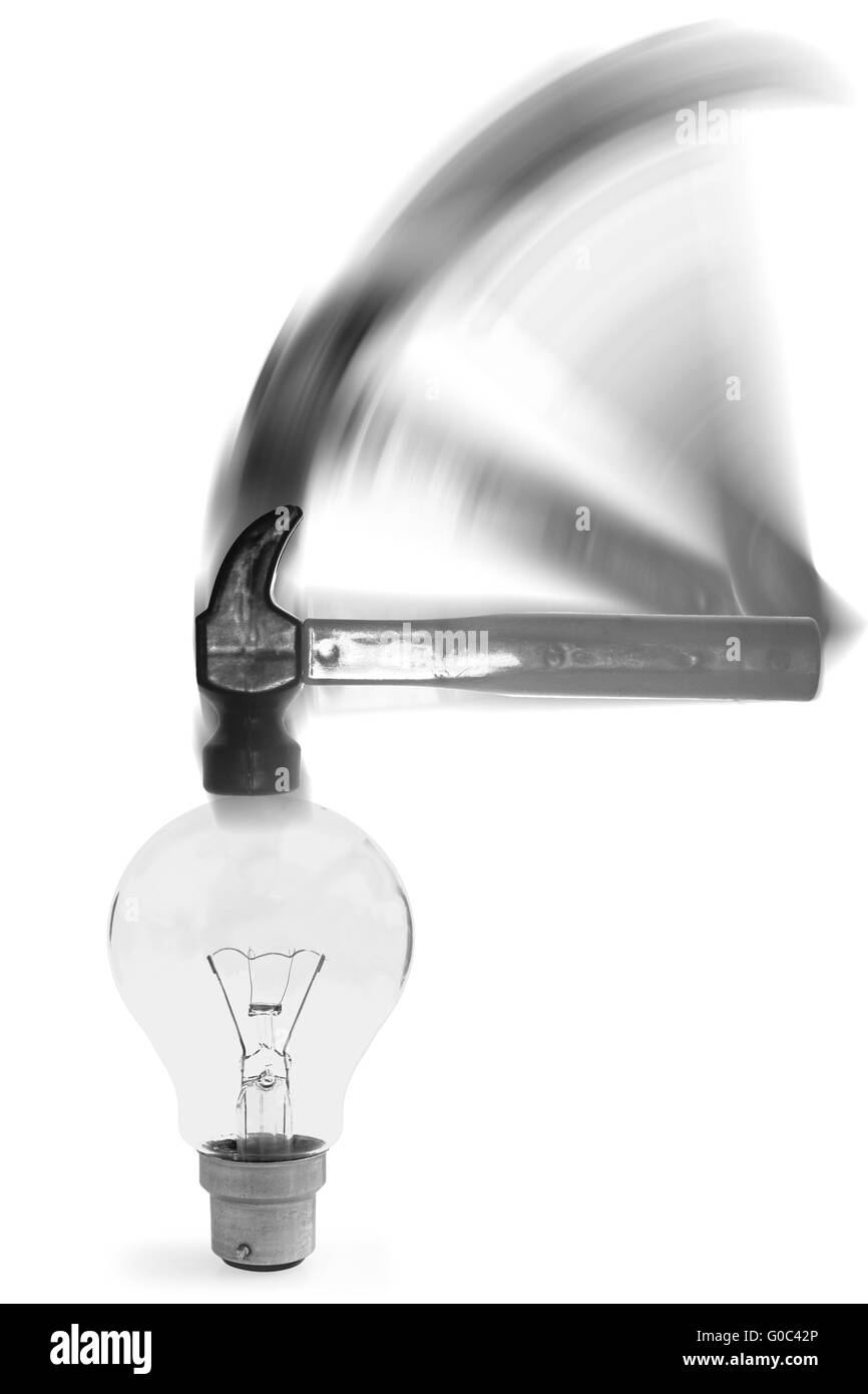 Martello di colpire una lampadina con sfocatura del movimento Foto Stock