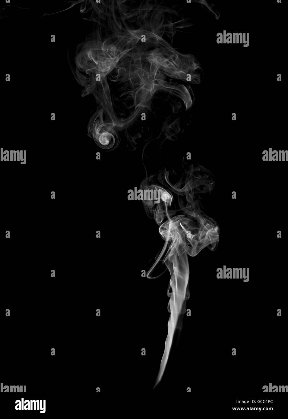 Fumo astratta isolata su uno sfondo nero Foto Stock
