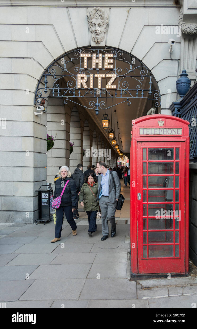 Esterno del mondo famoso Ritz Hotel a Mayfair, Londra, Regno Unito Foto Stock