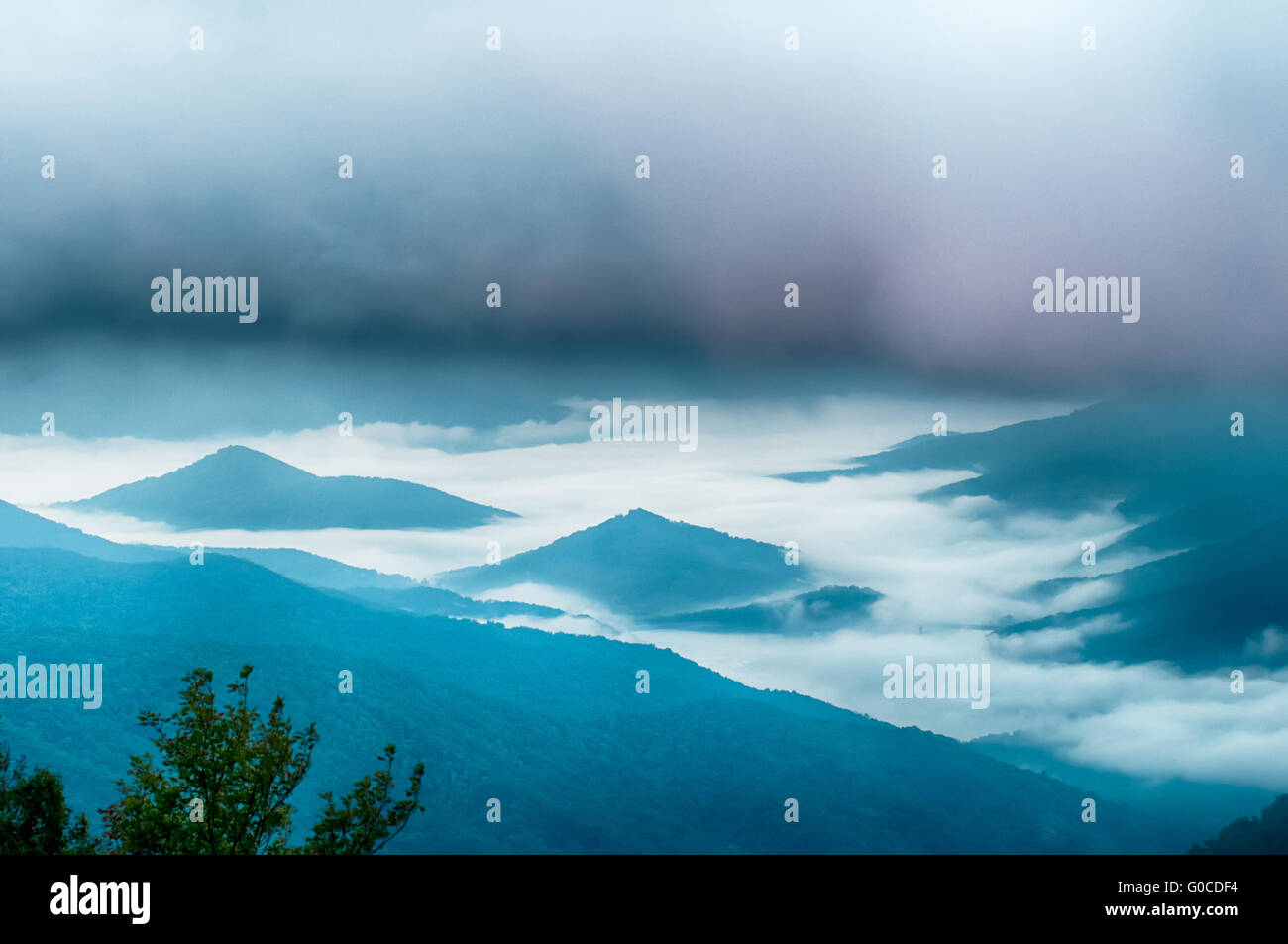 Il semplice strati di Smoky Mountains al tramonto - Smoky Mountain Nat. Park, Stati Uniti d'America. Foto Stock