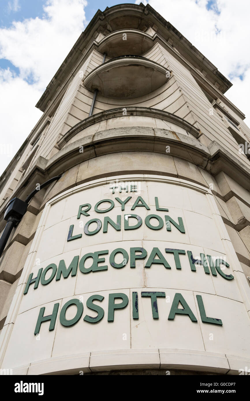 Esterno del Royal London Homoeopathic Hospital su Queens Square, London, Regno Unito Foto Stock