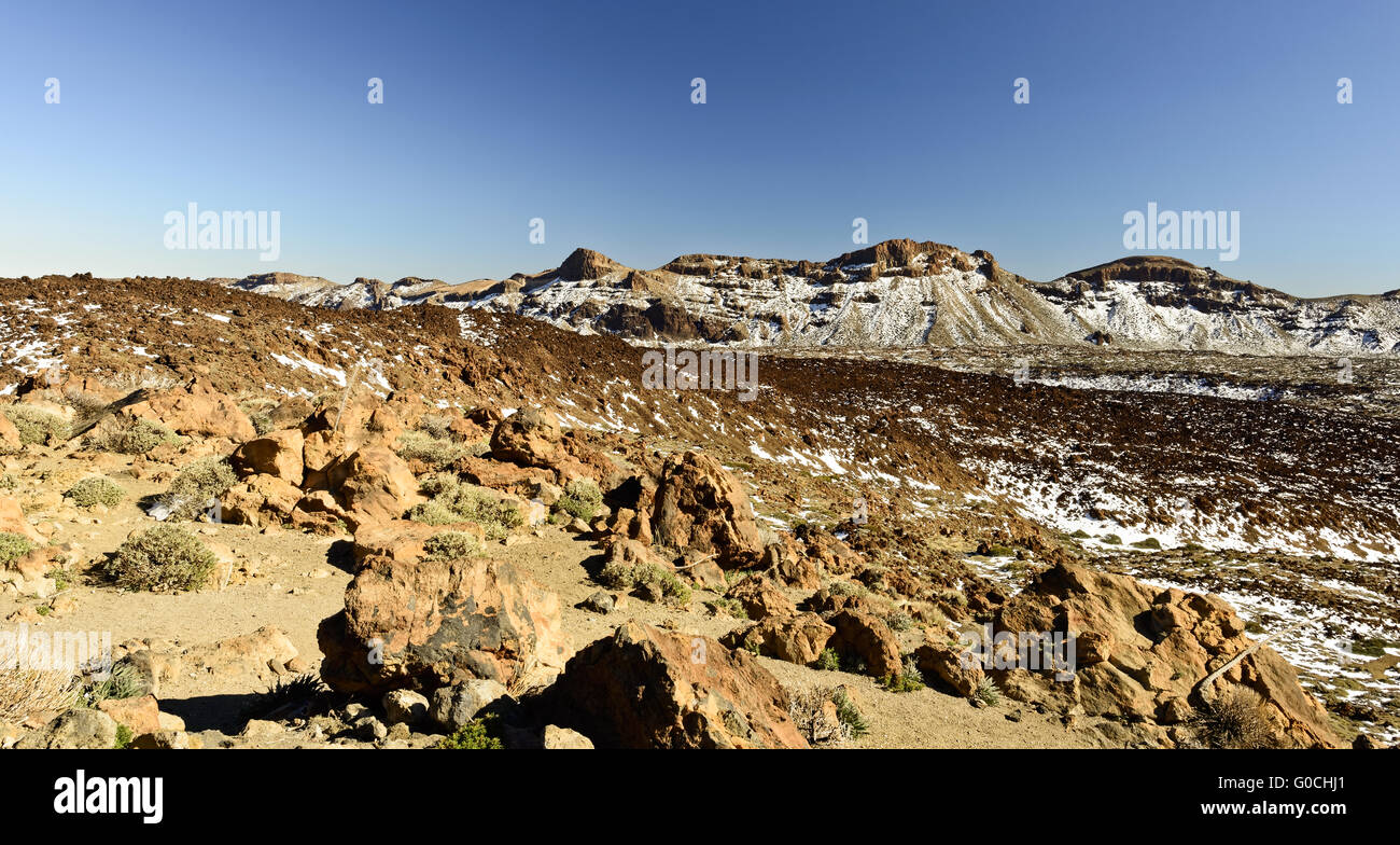Paesaggio di lava con campi di neve Foto Stock