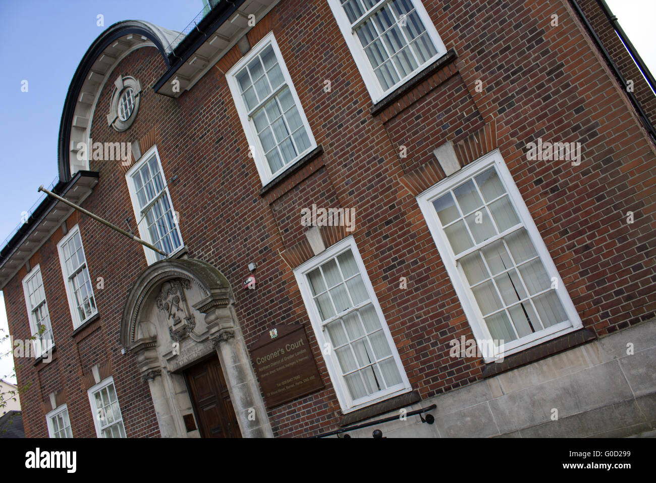 La parte esterna del coroner della Corte in Barnet, a nord di Londra, Regno Unito Foto Stock