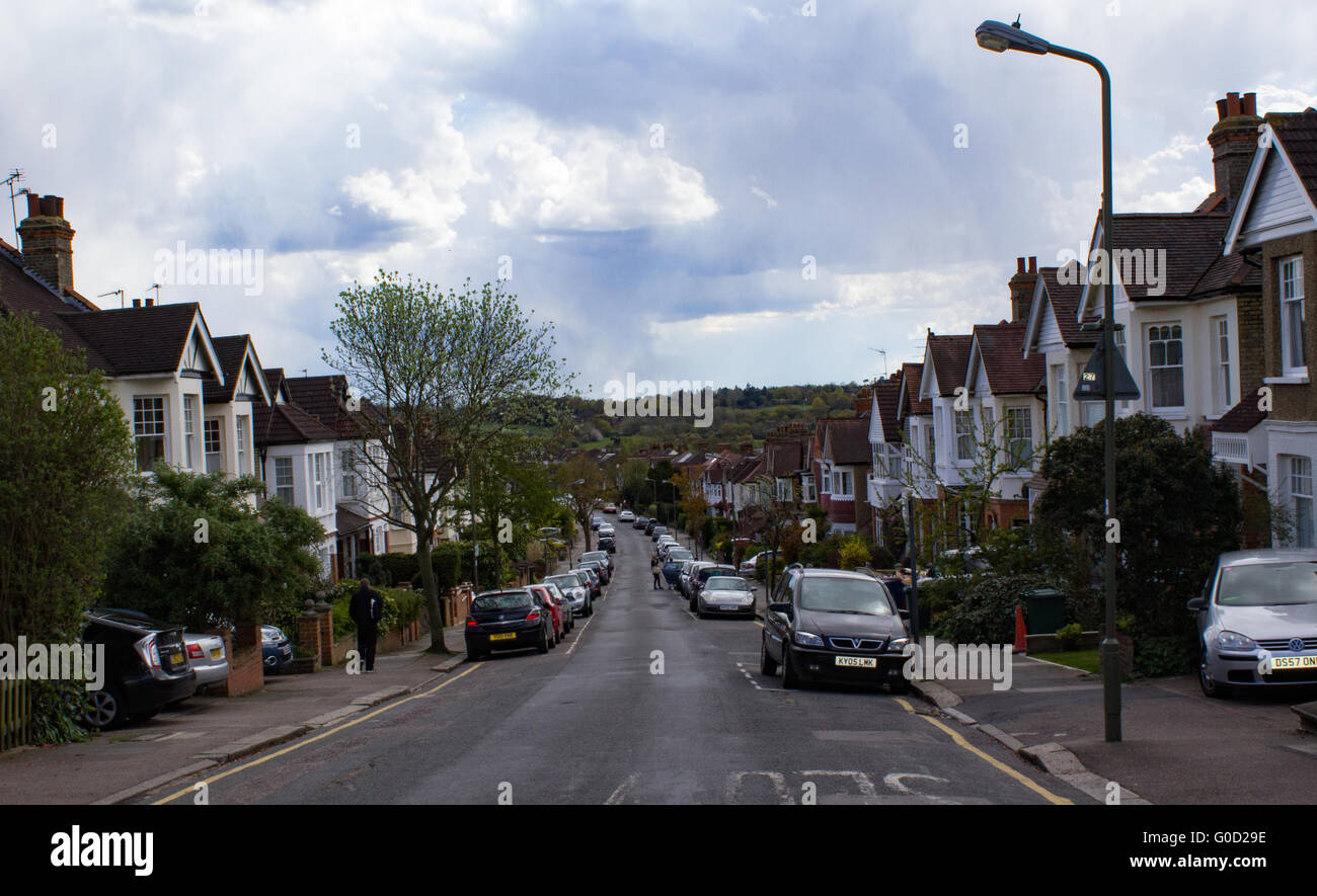 Una strada residenziale nel sobborgo londinese di Barnet, Chipping Barnet o High Barnet, a nord di Londra, Regno Unito Foto Stock