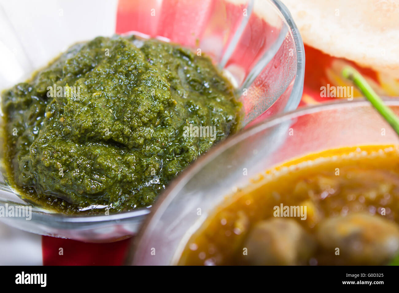 Verde piccante chutney, piatto indiano concept Foto Stock