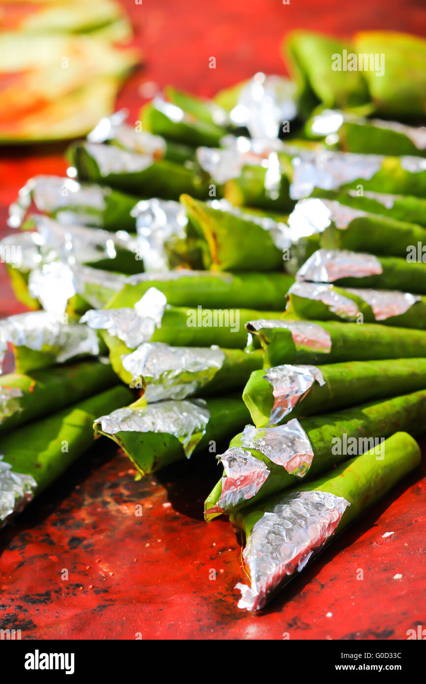 Paan, un indiano tradizionale freshner bocca Foto Stock
