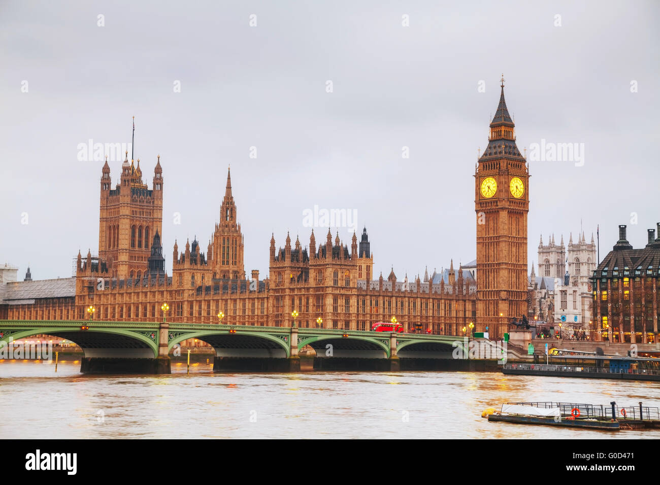 Londra con la Torre dell Orologio e Case di Parliame Foto Stock
