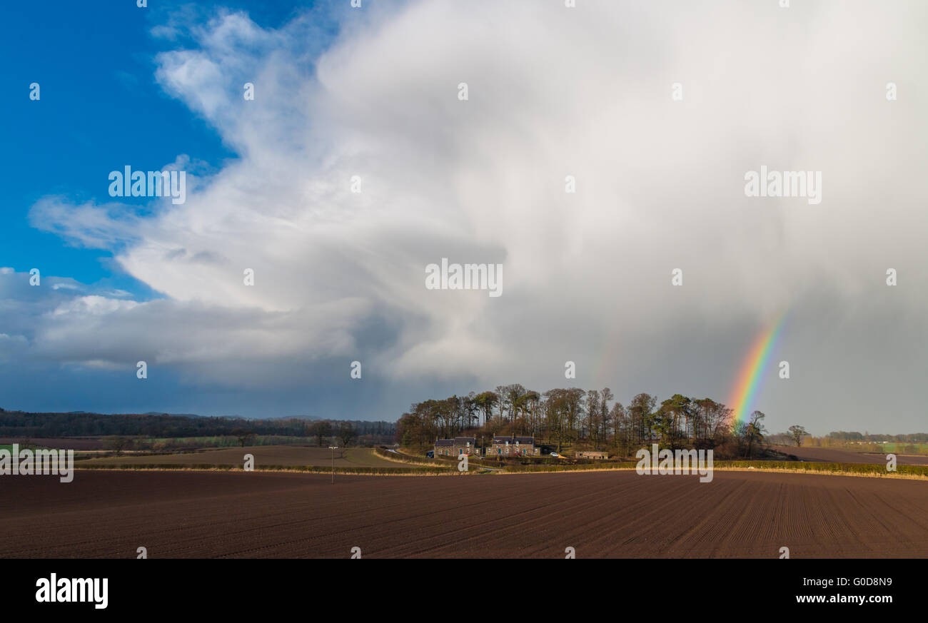 Pentola d'oro alla fine dell'arcobaleno Foto Stock