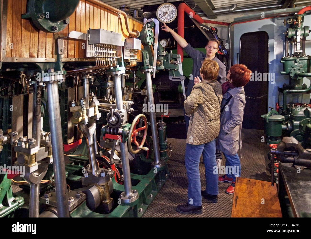 Le persone al vecchio Henrichenburg boat lift Foto Stock