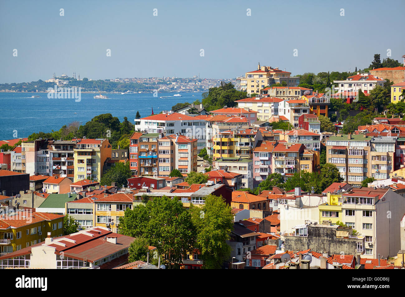 Un case residenziali lockated sulle rive del Bosforo, Istanbul Foto Stock