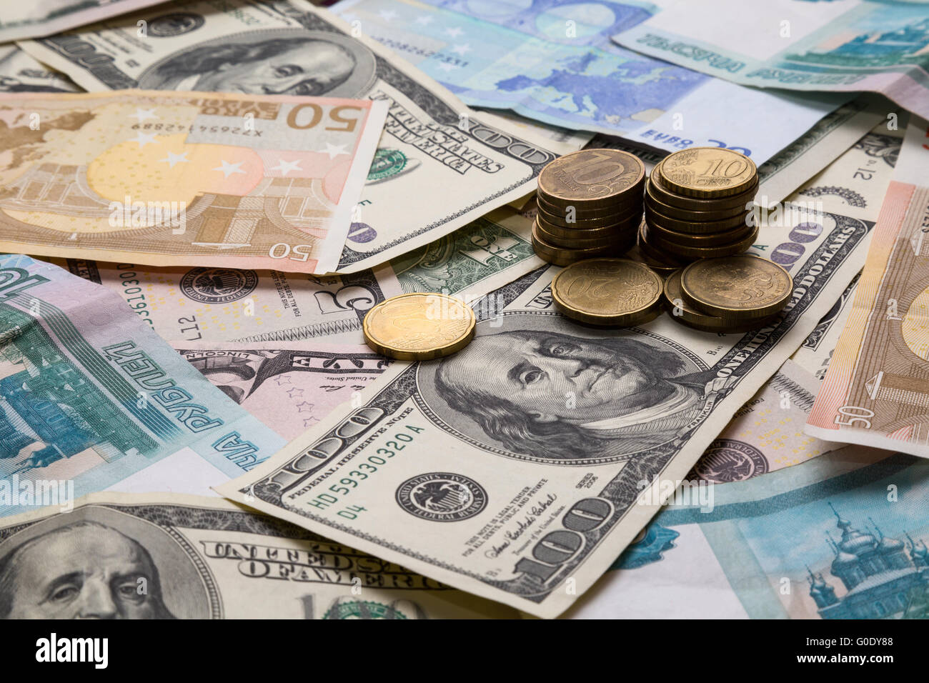 Il denaro da diversi paesi: dollari, euro, rubli Foto Stock