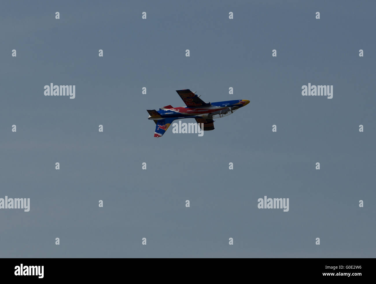 Red Bull getti remoto a un'esibizione aerea Foto Stock