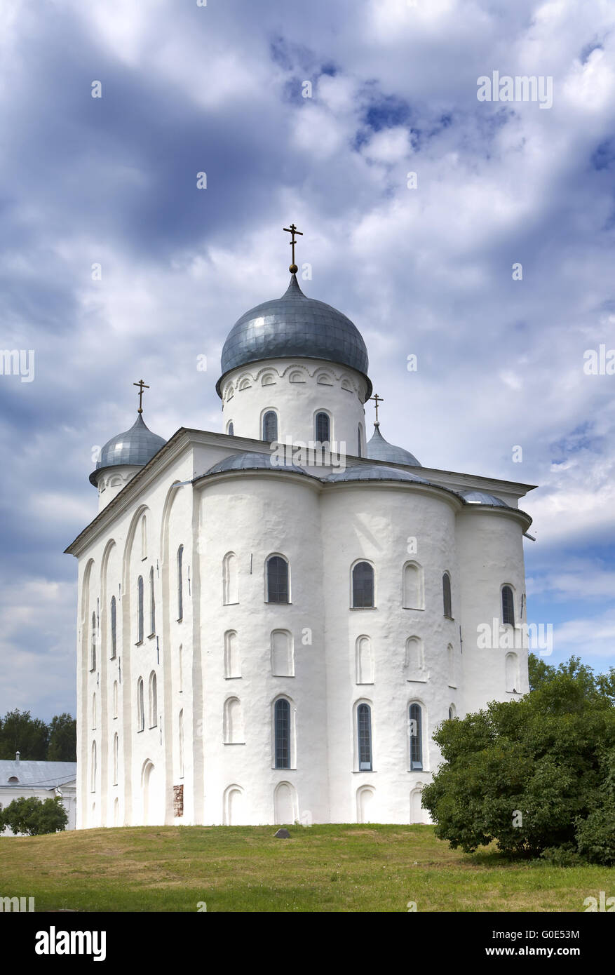 Cattedrale di San Giorgio e Chiesa russo-ortodossa Yuriev Foto Stock