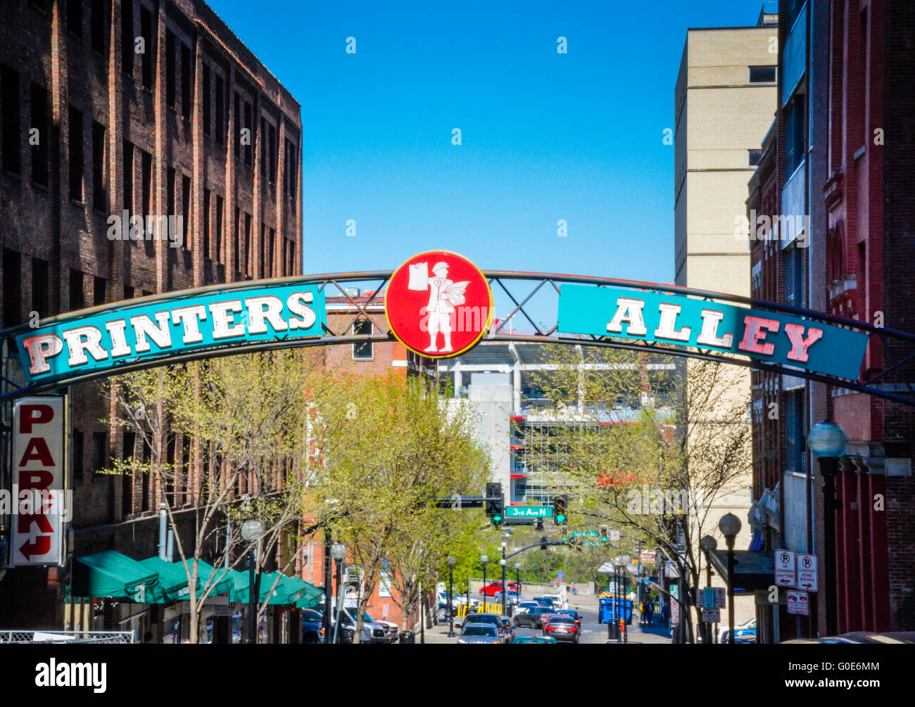 Stampante Vicolo del segno arcuata di tutta la strada è una storica zona di intrattenimento per adulti nel centro cittadino di Nashville TN Foto Stock