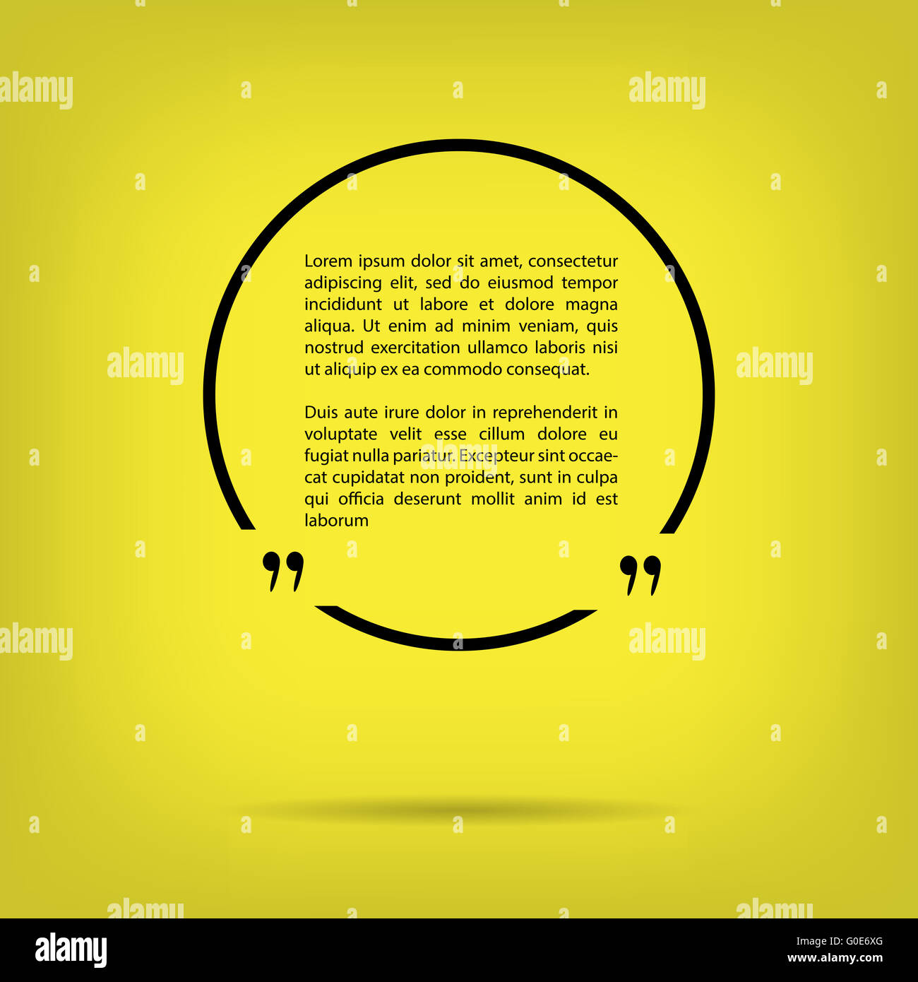 Citazione di testo di bolla in un cerchio di colore giallo con sfondo di ombre Foto Stock