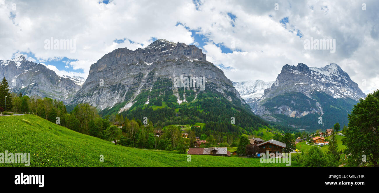 Estate in montagna panorama del paese (Svizzera). Foto Stock