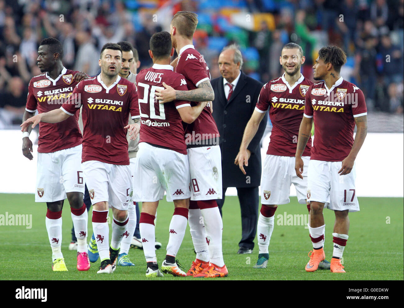 Udine, Italia. Il 30 aprile, 2016. Torino di avanti Andrea Belotti celebra  dopo un goal durante il campionato italiano di una partita di calcio tra  Udinese Calcio v Torino FC il 30