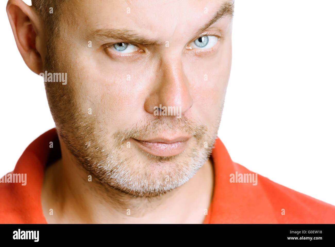 Strict barba lunga uomo su uno sfondo bianco. close up Foto Stock